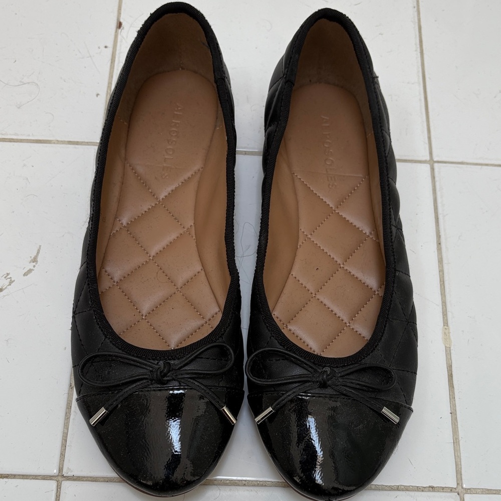 AEROSOLES Black Quilted Flats with Bow